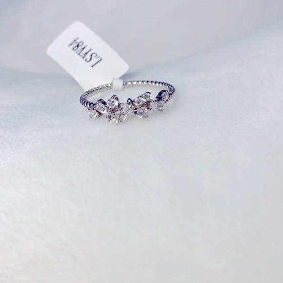NWT Charmed aroma dainty sterling silver ring, 925, cubic zirconia, size 6 - Picture 4 of 7
